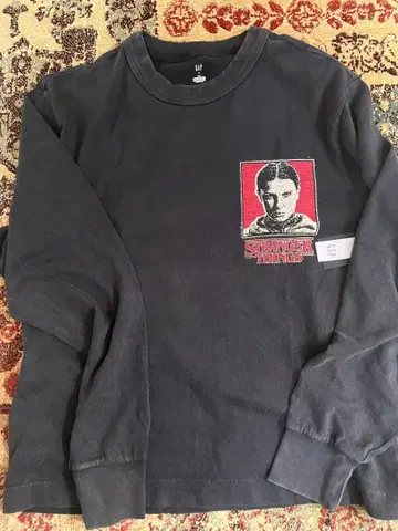 GAP 기묘한 이야기 긴팔 티셔츠 M 사이즈