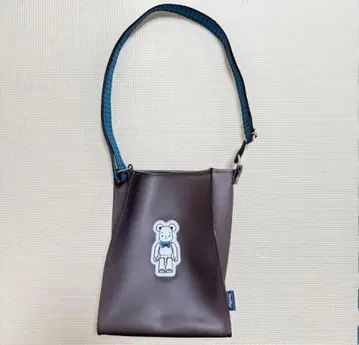 파미리아 숄더백 BE@RBRICK x familiar