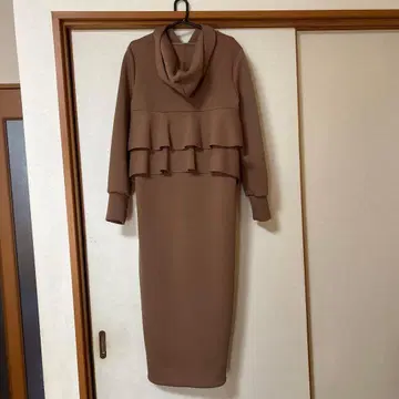 헤렌치아 프릴 원피스