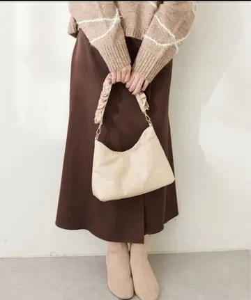 베이지 프릴 숄더백 natural couture