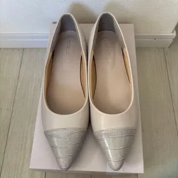 베이지 스틸레토 펌프스 25.0cm