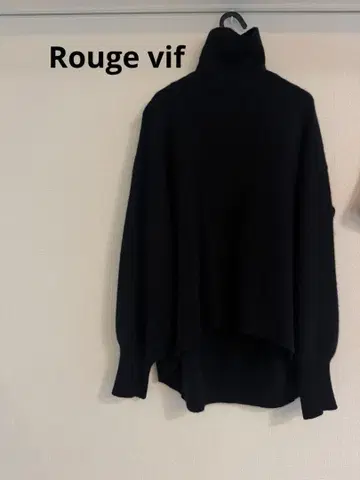 새상품급 선착순 루즈 비프 (Rouge vif)  니트