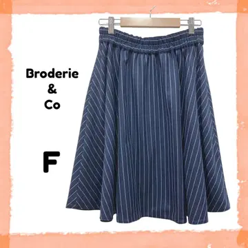브로드리앤코 플레어 스커트 무릎 기장 F 네이비 스트라이프 허리밴딩