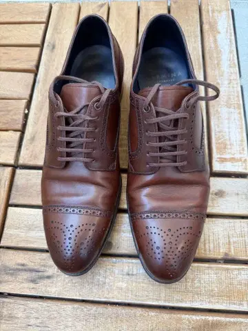 CARMINA 세미 브로그 외날개식 비즈니스 슈즈