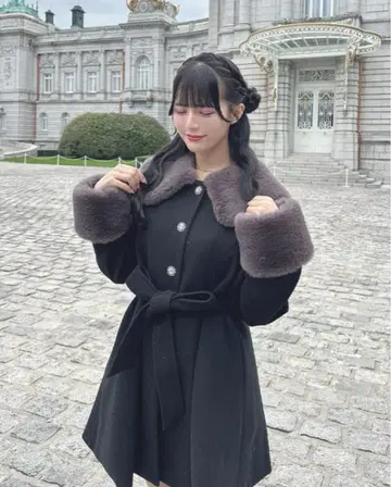 새상품 ] GRL 퍼 티펫&리본 벨트 부착 비쥬 버튼 코트[kz697