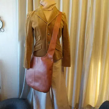 브라운 가죽 숄더백