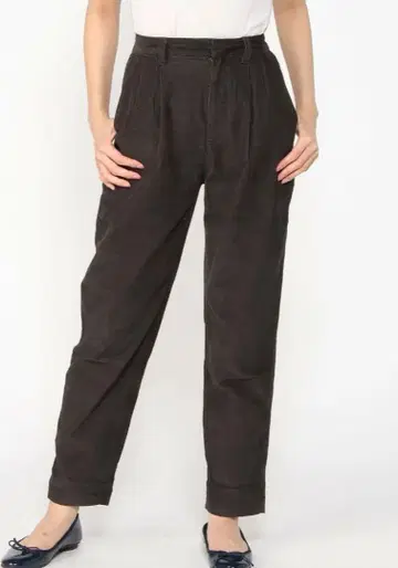 GAP 하이라이즈 플리츠 테이퍼드 코듀로이 데님