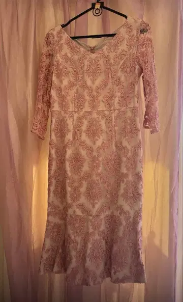 그레이스 콘티넨탈 코드 자수 타이트 드레스 36 원피스