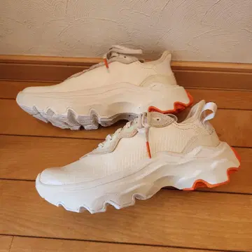 SOREL 소렐 키네틱 스니커즈 22.5cm