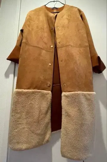 ZARA 브라운 롱 코트 퍼 포함