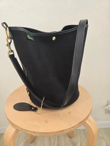 Brady 브레디 FROM E 프로므 블랙 버킷 백