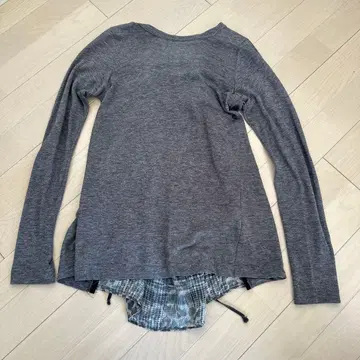 그레이 레이스업 긴팔 상의