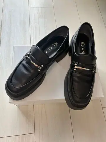 DIANA 블랙 통굽 로퍼 24cm