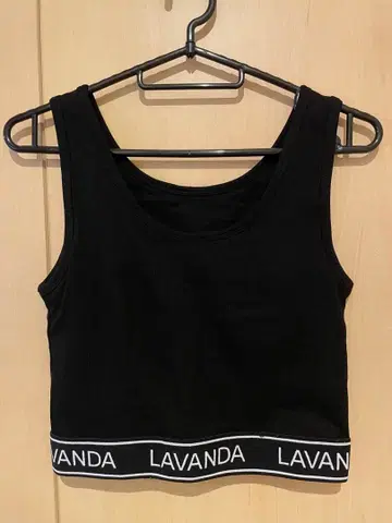 LAVANDA 블랙 크롭 탱크탑