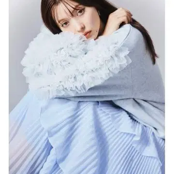 SNIDEL 프릴 튤 디자인 맨투맨 풀오버