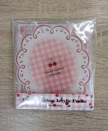체리 모자 꽁지 아크릴 프레임 레드
