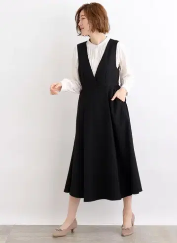 겹침 V넥 플레어 점퍼 스커트 LL grove 월드 원피스