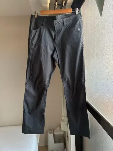 MAMMUT 워크 팬츠 다크 그레이