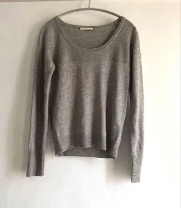 심플! 개럴개런트 울 니트 심플 그레이 얇은 소재 니트