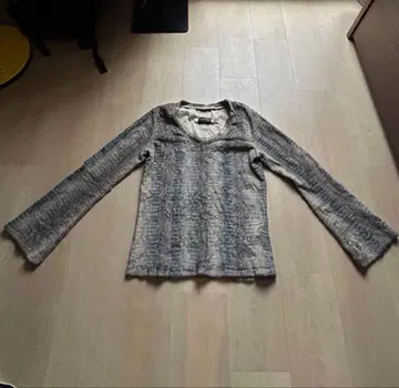 share spirit Python knit