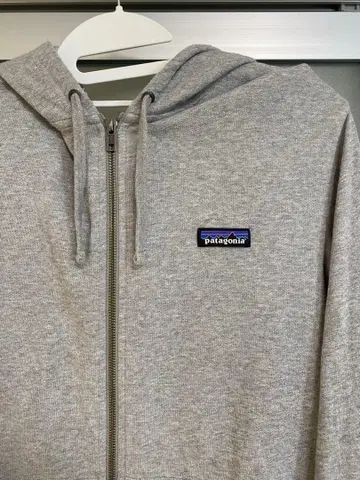 patagonia P-6 라벨 라이트웨이트 풀 집업 후디