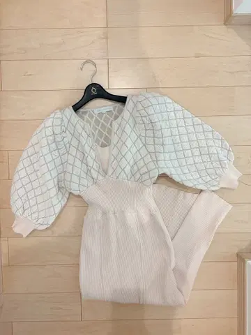 [ 새상품급 ] 머큐리 듀오 퀼팅 자카드 니트 원피스