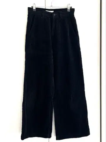 블랙 코듀로이 와이드 팬츠 프론트 버튼 포함