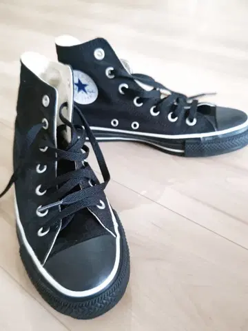 Converse 블랙 하이컷 스니커즈