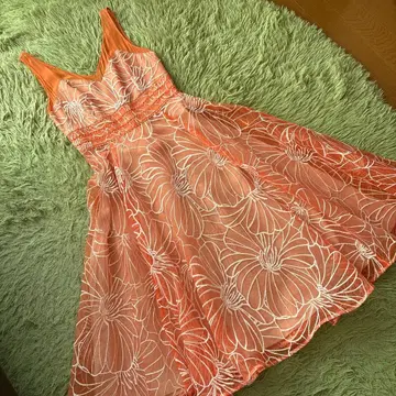 꽃무늬 오렌지 슬리브리스 원피스