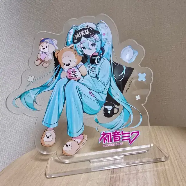 하츠네 미쿠 스파오 콜라보 아크릴 스탠드