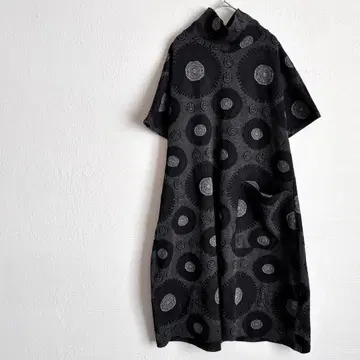 반팔 롱 원피스 롱 기장 원형 무늬 올 패턴 블랙 개성적