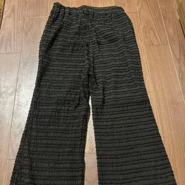 lowrys farm 미니 셔링 플레어 팬츠 블랙