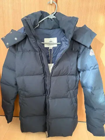 PYRENEES 후드 부착 네이비 다운 자켓