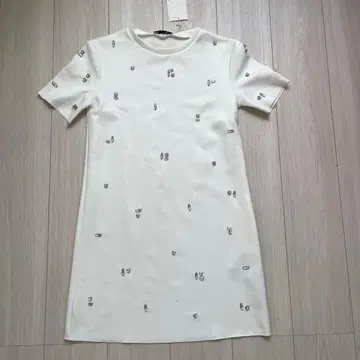 새상품 ZARA 비쥬 장식 화이트 미니 원피스 S