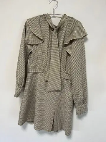 보타이 체크 무늬 긴팔 원피스