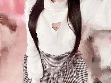 미셸 마카롱 하트컷 니트탑