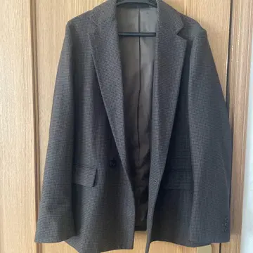 유니클로 브라운 체크 무늬 테일러드 자켓 M