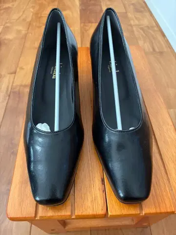 펌프스 블랙 이나바 요시에 미사용
