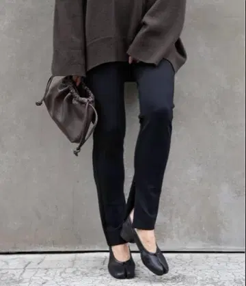 두지엠 클라세 웜 지퍼 레깅스 36