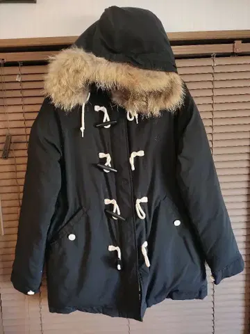 퍼 달린 더플 코트 스타일 다운 자켓