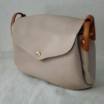 가죽 숄더백