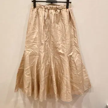 새상품급 베이지 플레어 스커트 머메이드 밴딩 겨울 의류 롱 스커트