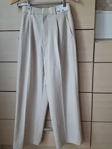 UNIQLO 턱 와이드 팬츠 S 내추럴