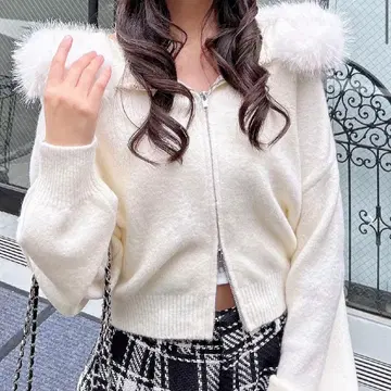 퍼 트리밍 니트 후드티 아이보리 화이트