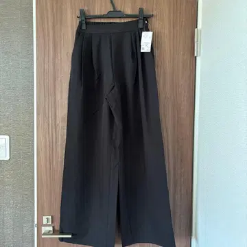 블랙 턱 와이드 팬츠