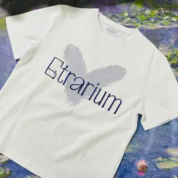 'Etrarium' T셔츠