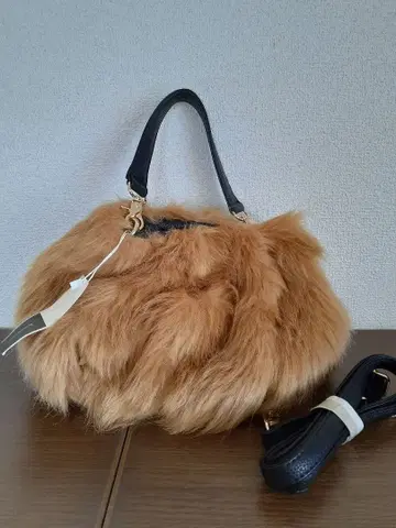 택 포함 인조 모피 백 브라운 카멜 2way