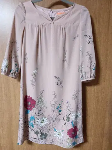 수나우나 꽃무늬 핑크 7부 소매 무릎 기장 원피스 36