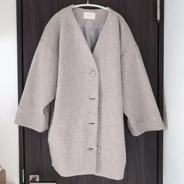 노카라 그레이 베이지 코트