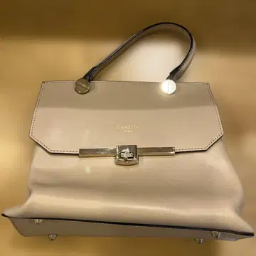 CAMELLIA 베이지 핸드백